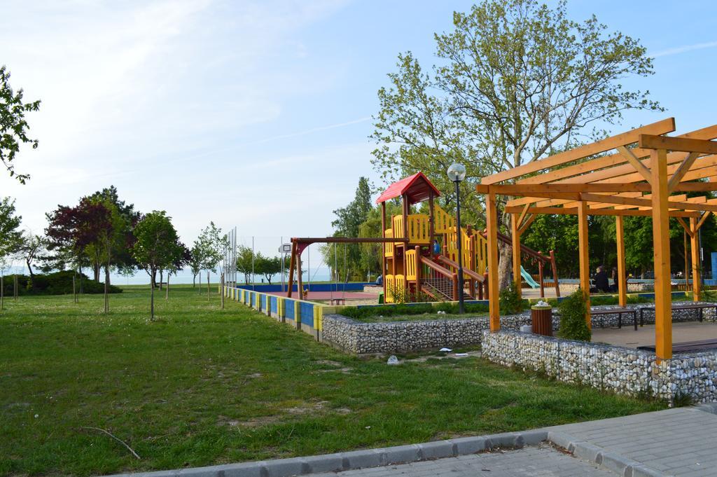 Villa - Zmrd Zamárdi Exterior foto